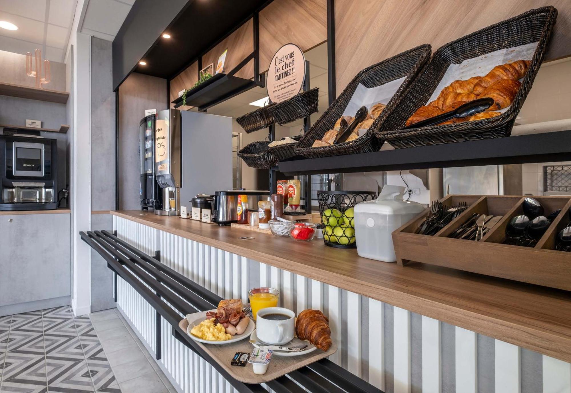 B&B Hotel Сент Экстерьер фото